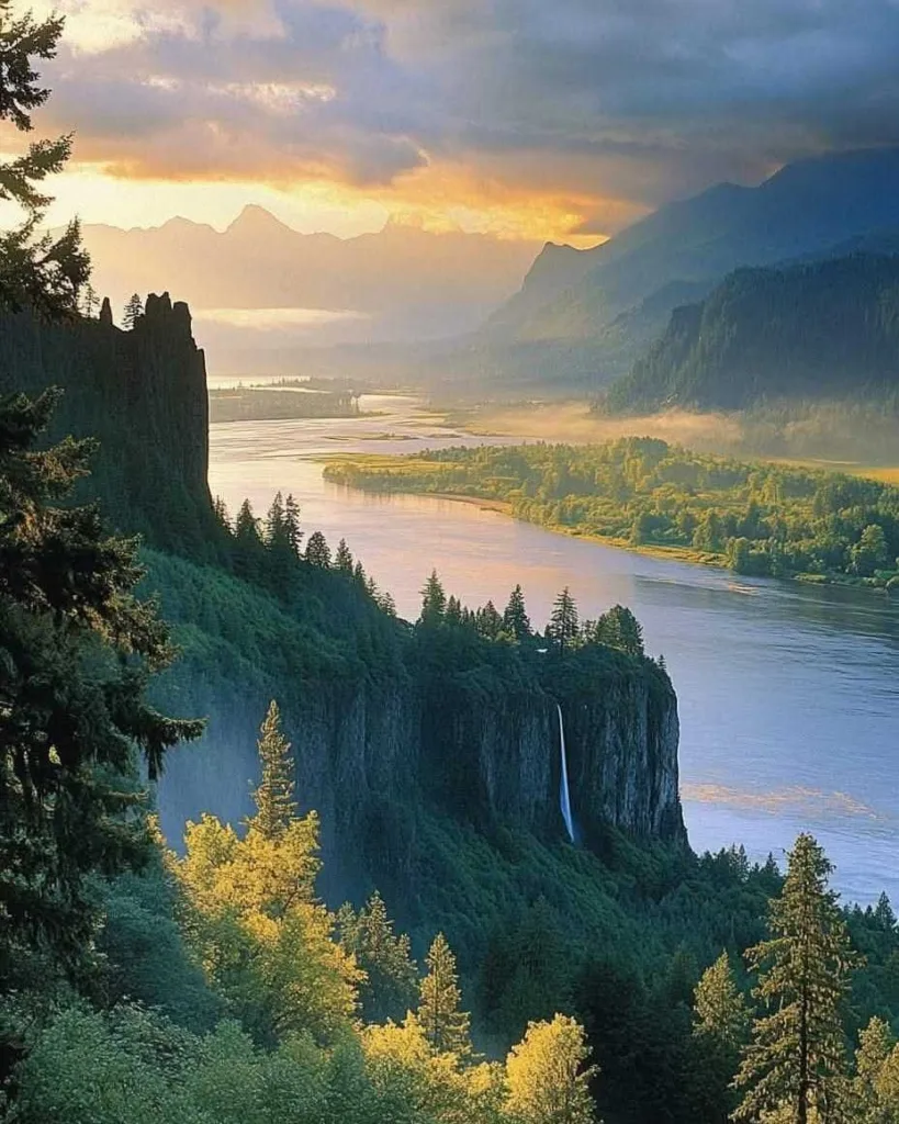 Columbia River Gorge — Oregon and Washington